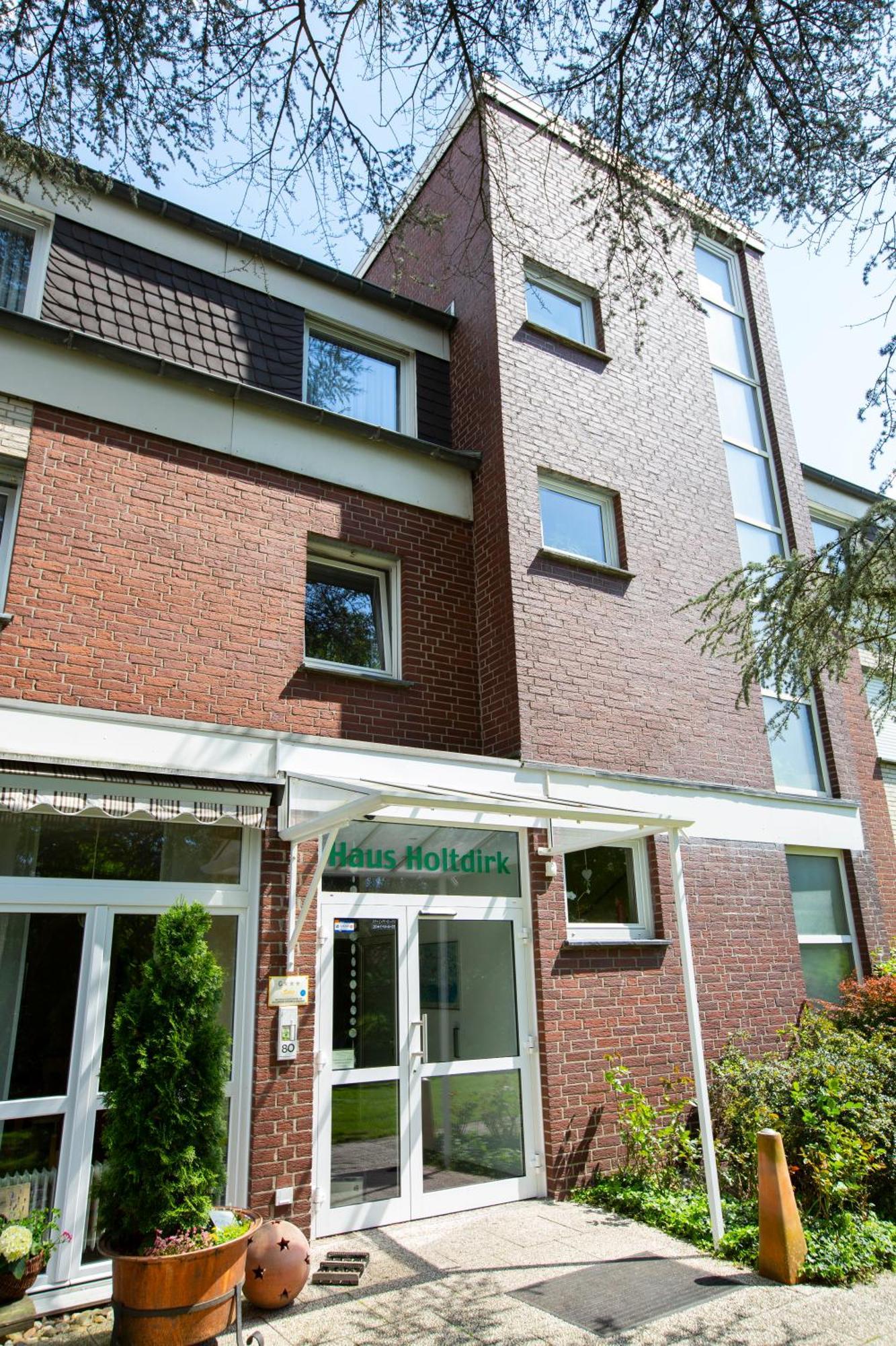 Hotel-Pension Haus Holtdirk リップシュタット エクステリア 写真